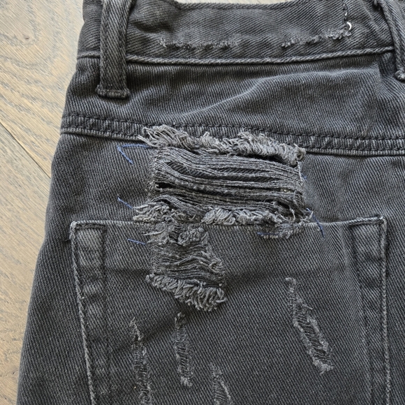 One x Teaspoon 'Hawk' black jean shorts size 25 - Picture 6 of 6